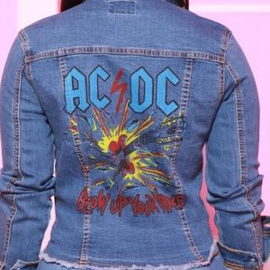 Meet your Posher, Angel Kelly